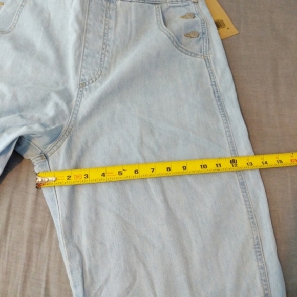 Levi's Loose Fit Overalls Light Wash - Picture 9 of 10